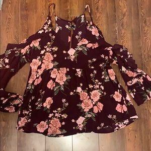 American Eagle Long Sleeve Cut Out Shoulder Top